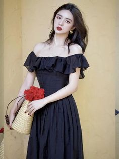 TAVIMART - Black Square Neckline Ruffled Edge Dress Women Summer New French Retro Niche Temperament Slim Long Waistband Vestidos S Length:116CM Bust:80CM Waist:60CM M Length:117CM Bust:84CM Waist:64CM L Length:118CM Bust:88CM Waist:68CM XL Length:119CM Bust:92CM Waist:72CM Note:(1 inch = 2.54 cm, 1 cm = 0.39 inch) Please Note: Goods are selected carefully, I hope everyone is happy to buy~ 1. Please strictly refer to the size chart to choose the size. Do not choose directly according to your habi Black Ruffled Dress For Summer, Black Summer Dress With Ruffles, Black Pleated Summer Dress, Black Off-shoulder Ruffled Dresses, Black Off-shoulder Ruffle Dress, Black Off-shoulder Dress With Ruffles, French Retro, Elegant Dresses Long, Black Square