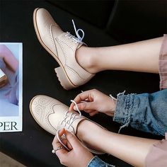 Category:Loafers,Flats; Upper Materials:PU; Season:Spring,Fall; Heel Type:Block Heel; Gender:Women's; Size Suggestion:standard size, select your usual size; Activity:Walking; Toe Shape:Round Toe; Style:Vintage,Casual; Heel Height(inch):1-2; Outsole Materials:Rubber; Occasion:Daily; Closure Type:Lace-up; Pattern:Solid Color; Listing Date:09/27/2023; 2024 Trends:Brogue,Platform Boots; Foot Length:; Foot Width:; SizeChart1_ID:2:185209; Heel Height:Low Heel,Mid Heel Spring Office Lace-up Shoes With Brogue Detailing, Beige Flat Heel Oxfords For Office, Trendy Brogue Lace-up Oxfords, Trendy Lace-up Shoes With Brogue Detailing And Flat Heel, Trendy Lace-up Brogue Oxfords, Trendy Wingtip Oxfords With Brogue Detailing, Classic Flat Lace-up Shoes For Office, Flat Oxfords With Brogue Detailing For Office, Flat Brogue Oxfords For Office