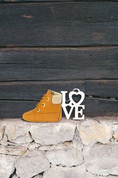 Designed by love... Ella Bonna boots are a perfect fit for your baby’s feet while taking its first steps in style! #babykids #kidsfashion  #babyboots #leatherbabyboots #miniboots #softinsoleboots #babyfashion #babystyle Preppy Spring, Toddler Summer, Toddler Fashion, Chuck Taylor Sneakers, Kids' Fashion