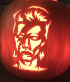 David Bowie Pumpkin Carving, Pumpkin Carving Ideas Movies, Good Omens Pumpkin Carving, David Bowie Pumpkin, Scary Pumpkin Carving Ideas Templates, Pumpkin Inspo, Carving Templates, Character Halloween Costumes