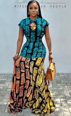 Adire Fashion, Style Batik, Fancy Short Dresses, Afrocentric Fashion, Models Off Duty Style, Ankara Gown