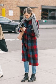 Fall Fashion Coats, Cooler Style, Look Retro, Collage Vintage, Legging Outfits, Street Style Winter, Winter Mode