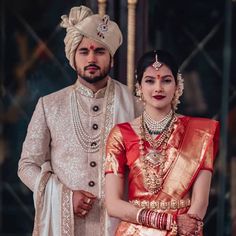 Manish Pandey Wedding, Marathi Bride And Groom Outfits, Shaadi Lehenga, Marriage Pic, Marriage Dress For Men, Manish Pandey, Wedding Matching Outfits, Groom Pose