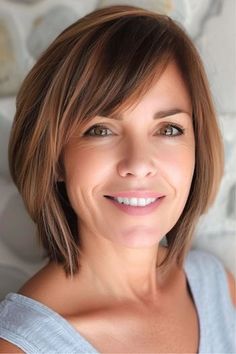 Layered Cropped Cut With Bangs Hairstyle For Thin Hair. With Bangs Hairstyle, 2024 Haircut, Nice Hairstyles, Gray Hairstyles, Hair 50, Bangs Hairstyle, Gorgeous Hairstyles, 50 Hair