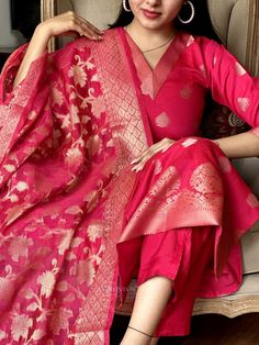 Premium Quality Pink Kurti Combination, Ethenic Wears, Banarasi Suit Designs, Kurti Styling, Angrakha Style Anarkali, Fabric Outfits, Long Kurta Designs, Pants With Embroidery, Stitched Kurti