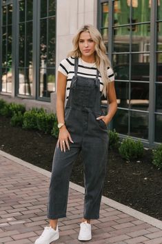 Washed Black Overalls | Magnolia Boutique Olive Green Overalls Outfits, How To Style Black Overalls, Field Work Outfit, Jean Overall Outfits, Black Overalls Outfit, Styling Overalls, Overalls Fall, Mom Style Fall, Mom Fits