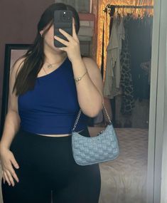 Dress Big Bust, Chubby Girl Outfits, Curvy Casual Outfits, Outfits Gorditas, Celebrity Casual Outfits, Chubby Fashion, Look Plus Size, Winter Fashion Outfits Casual