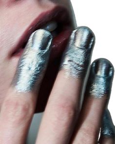 Daki Makeup, Silver Makeup, Pat Mcgrath, Mad Max, Silver Glitter, Hunger Games, Makeup Inspo, Makeup Inspiration, Stuff To Do