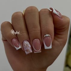 Short Graduation Nails, Gold Acrylic Nails, Wow Nails, Nails Design With Rhinestones, Classy Acrylic Nails, Almond Acrylic Nails, Instagram Nails, Acrylic Nails Coffin Short, Uñas Acrilicas