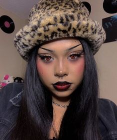 Vanpire Makeup, Girl Vampire Makeup, Vampire Makeup Looks, Goddess Makeup, Black Vampire, Love To Love, Vampire Makeup, Alt Makeup, Pretty Makeup Looks