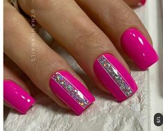 Pretty Nail Art Designs, Nail Art Designs Videos, Pink Nail, Nail Designs Glitter, Fancy Nails, Chic Nails, Short Acrylic Nails, Christmas Treats, Trendy Nails