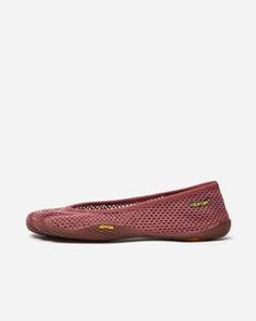 Vi-B ECO Burgundy | Woman | Vibram Vibram Fivefingers, Toe Socks, Water Activities, Disc Golf, Golf Outfit, Fashion Flats, Tech Accessories, Ballet Flats, Kids Shoes