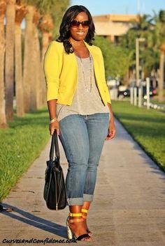 plus size fashion Curves And Confidence, Look Plus Size, Yellow Blazer, Mode Casual, Moda Plus, Curvy Girl Fashion, Weekend Wear, Look Plus, Mode Inspiration