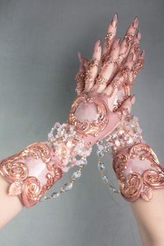 A renaissance style pair of gloves Joyce Spakman, Candy Makeup, Deco Rose, Fancy Jewelry, Hand Jewelry, Steam Punk