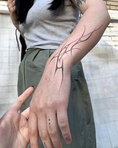 Cyberciligism Tattoo, Emo Tattoos, Feminine Tattoo Sleeves, Sigil Tattoo, Pretty Hand Tattoos, Sharpie Tattoos, Tattoo Style Drawings, Symbol Tattoos, Best Tattoo Designs