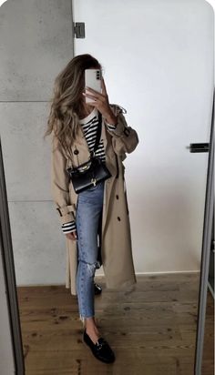 Rainy Spring Day Outfit, Mum Outfits, Job Outfits, Fashion 23, Spring Capsule, Perfect Closet, Coat Outfit