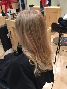 Micro highlights done by A.Beauty Blond Hair Without Highlights, Micro Blonde Highlights, Micro Highlights Blondes, Sorry Blonde Hair, Micro Highlights, Sunkissed Highlights