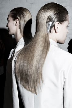 Clear, chic hair tie Catwalk Hair, Runway Hair, Editorial Hair, Hairstyles For Layered Hair, Slicked Back Hair, Sleek Hairstyles, Good Hair Day, Makati, Bad Hair Day