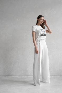 "Discover the charm of our white palazzo trousers, expertly crafted from luxurious viscose fabric. Perfect for any body type, these handmade wide leg pants elegantly conceal the hips and enhance the waist, offering a silhouette that's both flattering and effortlessly chic. Ideal for versatile styling, they pair seamlessly with everything from shirts and bodysuits to T-shirts, making them a staple in women's clothing. ▪️ STYLE DETAILS - Relaxed fit with elastic waistband  - High waist  - Wide leg White Palazzo Pants, All Body Types, Palazzo Trousers, Trousers For Women, Handmade Clothing, Pantalon Large, Viscose Fabric, White Pants, Palazzo Pants