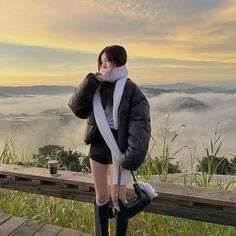 Korea Winter Fashion, Japan Outfit Winter, Japanese Winter Fashion, Korea Winter, Japan Outfit, Winter Fashion Outfits Casual, Self Portrait Poses, Cozy Winter Outfits, Outfit Inspo Casual