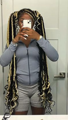 Long Knotless With Curly Ends, Black And Blonde Knotless, Knotless With Curly Ends, Black And Blonde Knotless Braids, 613 Braids, Knotless Braids Long, Very Short Pixie Haircut, Blonde Knotless Braids, Blonde Knotless