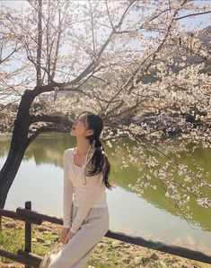 Cherry Blossom Photoshoot, Blossom Photoshoot, Cartoon Profile Pictures, Flowers For You, Korean Outfits, Dream Clothes, Ulzzang Girl, Nature Pictures