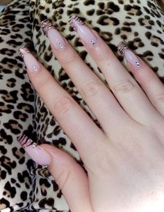 Jwoww Nails, Gyaru Nails Long, 2000s Acrylic Nails, Early 2000s Nails, 2000s Nail Designs, Emo Y2k Nails, 2000s Nails