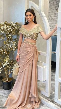 Indian Bridal Cocktail Outfit, Designer Sangeet Outfits, Suit For Engagement Women, Kalki Lehenga Designs, Engagement Indian Dress, Wedding Dresses Indowestern, Shagun Outfits For Women, Cocktail Indian Outfits For Women, Lehenga Draping Style