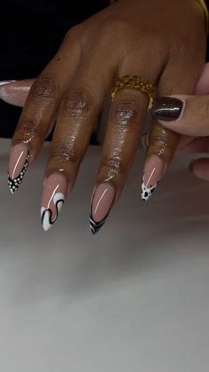 Nails By Bou, LLC on Instagram: "🤍🖤 Inspo- @giangnail.ie #atlanta #atlnails #atlhairstylist #detroitnailtech #detroitgelx #atlnailtech #gelxatl #viralvideos #viralreels #gelxatlanta #nailinspo #explorepage #nailart #celebritynailtech #celebritynails #celebrityhairstylist" Houston Nail Techs, French Manicure Nails, Nail Bar, Celebrity Hair Stylist, Minimalist Nails, French Manicure