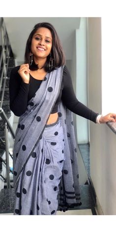 School Teacher Outfits Indian Saree, College Traditional Day Outfit Saree, School Teacher Outfits Indian, Traditional Day Outfit For College Saree, Formal Saree Office Classy, Professional Saree, Office Wear Women Work Outfits