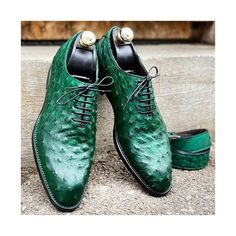 Elevate your style with these Bespoke Custom Made Handmade Premium Quality Leather LaceUp Oxford Green Ostrich shoes 🌟 Perfect for weddings and vintage-themed events from the 20s to the 90s! 🦢 Available in all sizes with a comfortable insole for all-day wear. #Handmade #VintageFashion #GreenShoes #CustomMade #PremiumQuality 🌿👞 Shoe Custom, Alligator Dress Shoes, Ostrich Boots, Gentleman Shoes, Crocodile Shoes, Bespoke Shoes, Good Year, Oxford Dress Shoes, Leather Oxford Shoes