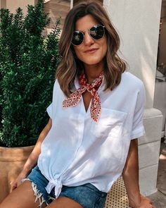 Could see myself pulling this off, and it looks well suited for the 100F days. Neck Scarf Outfit Neck Scarf Outfit, Bandana Outfit, Spring Trends Outfits, Ways To Wear A Scarf, Scarf Outfit, Paris Mode, White Shirts Women, How To Wear Scarves, Looks Chic