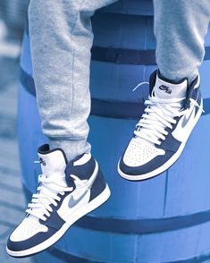 Nike Air Jordan Outfit Men, Navy Jordan 1 Outfit, Hype Shoes Men, Jordan Shoes Outfit Men, Mens Air Jordans, Jordan 1 Midnight Navy, Men Jordan Shoes, Jordan 1 Outfit Men