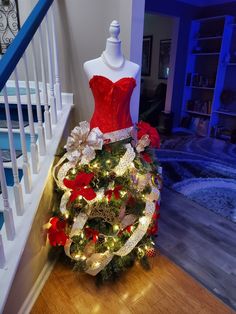 DIY Christmas dress form Diy Christmas Dress, Old Christmas Tree, Old Christmas, Dress Form, Christmas Dress, Holidays And Events, Diy Christmas, Christmas Diy, Christmas Tree