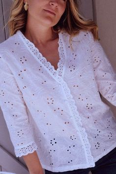 Cotton Tops Designs, Sewing Things, Women Blouses Fashion, Linen Fashion, Fashion Tops Blouse, Trendy Fashion Tops, Blouse Pattern Sewing, Pretty Blouses, Oversized Blouse