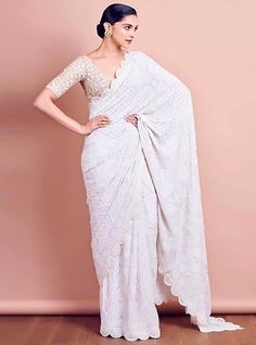 Deepika Padukone Saree, Indian Sari Dress, Fashion 1940s, Deepika Padukone Style, White Saree, Fashion Articles, Saree Trends, Latest Sarees, Stylish Sarees