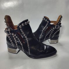 Jeffrey Campbell Rylance Studded Bootie Women Sz 10 Small Scuff On The Front Of The Boot, Overall Good Condition Jeffrey Campbell Boots, Jeffrey Campbell Shoes, Jeffrey Campbell, Shoes Heels Boots, Bootie, Shoes Women Heels, Heeled Boots, Shoes Heels, Size 10