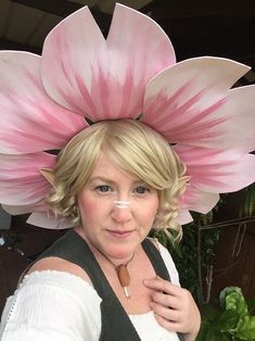 Costume Fleur, Mythic Creatures, Ren Faire Outfits, Digital Tutorial, Flower Costume, Wonderland Costumes, Hallowen Costume, Flower Hat, Flower Headpiece