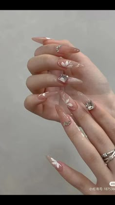 J Nails, Shiny Nails Designs, Nail Bling, Nail Charm, Trendy Nail Design, Trendy Nail