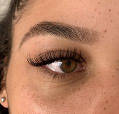 Aesthetic Eyelash Extensions, Brows And Lashes Aesthetic, Extension Lashes Natural, Eye Lashes Aesthetic, Hybrid Lash Extensions Styles Doll Eye, Pretty Lashes Natural, Eyelash Extension Aesthetic, Eyelash Extensions Aesthetic, Wispy Classic Lashes