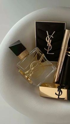 Ysl Aesthetic, Dark Feminine Aesthetic, Perfume Scents, Luxury Lifestyle Dreams, Perfume Lover