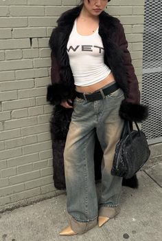 Fur Vest Outfit Y2k, Fall Streetwear Leather Vest, Winter Streetwear Leather Vest, 2000s Leather Jacket Outfit, Fur Cardigan Outfit Y2k, 2000s Clothes, Fashion Fits, College Outfits, Cute Simple Outfits