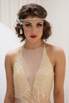 1920s Great Gatsby makeup ideas More Great Gatsby Makeup, Peacock Makeup, 20s Hair, 15 Hairstyles, Hot Roll