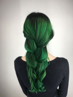 Haley Banks (@hairbyhaleyb) of Atelier by Square Salon, Las Vegas, NV, says her new client found her on Instagram. "Her previous hair was a dark brown she did herself. Previous colors had included black, red, and green over the past 7 years." It took Banks 7 and a half hours to turn her in to her desired emerald green. Here she shares the how-to: Step 1: Apply Rusk Elimin8 from mid shaft through ends (avoiding the uncolored root area). Place under heat with cap for 20 minutes. Shampoo three... Green Hair Dye, Cinnamon Hair, Costume Noir, Emma Roberts, Mermaid Hair, Hair Envy, Grunge Hair, Green Hair, Hair Hairstyles