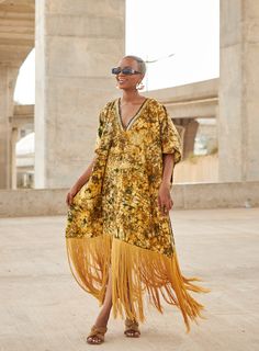 One-Size kaftan Dress Made From Tie & Dye

Fringe Hem

Fabric Is 100% Cotton

Embroidered V-Neckline

kaftan Length-57 inches Boubou Gown, African Kaftan Dress, Bubu Dress, African Kaftan, Batwing Dress, Kaftan Dress, African Fashion, Dress Making, Lace Dress