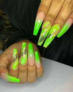 Nail Art Vert, Lime Green Nails, Neon Pink Nails, Neon Acrylic Nails, Neon Green Nails, Green Acrylic Nails, Green Nail Art, Pink Ombre Nails, Green Nail Designs