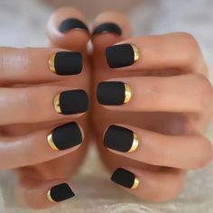 Black Gold Nails, Gold Nail Designs, Nails Gold, French Manicure Nails, Black Nail Designs, Diy Nail Art, Nail Polish Designs, Nail Art Hacks, Matte Nails