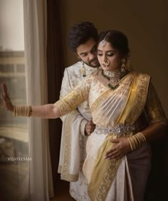 Thalambralu saree South Indian Wedding Photography, Indian Wedding Reception Outfits, South Indian Wedding Saree, Wedding Reception Outfit, Bridal Sarees South Indian, Bridal Photography Poses, Couple Wedding Dress