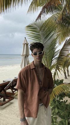 Men Linen Outfit Summer, Summer Outfits Men Beach, Spiritual Fashion, Instagram Men, Mens Summer Outfits, Men Photoshoot, Beach Photography Poses