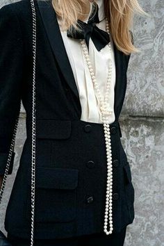 Tux Shirt Women Outfit, Woman Bow Tie Outfit, Pearl Necklace With Black Dress, Chanel Black And White Outfits, Masculine Fashion For Women, Penguin Suit, Bow Tie Women, White Tux, Masculine Fashion